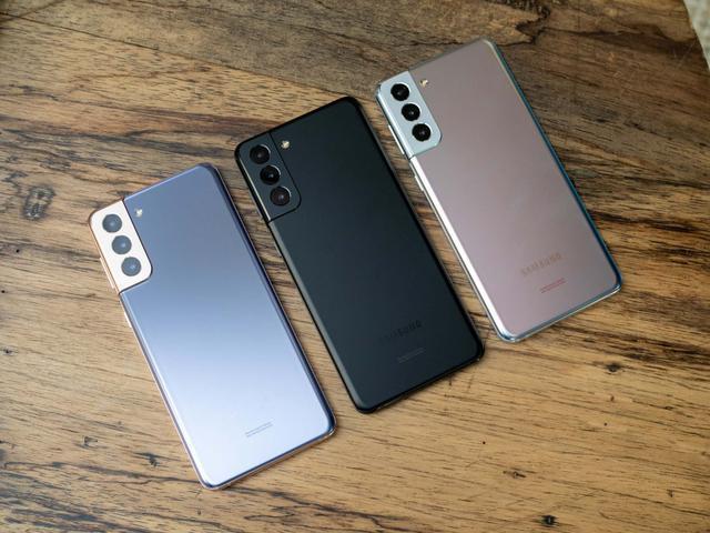 Samsung's Latest Wearable Design is Lighter and More Comfortable 